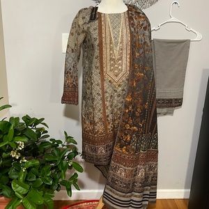 BNWT Pakistani Bonanza Satrangi khaddar 3 piece suit